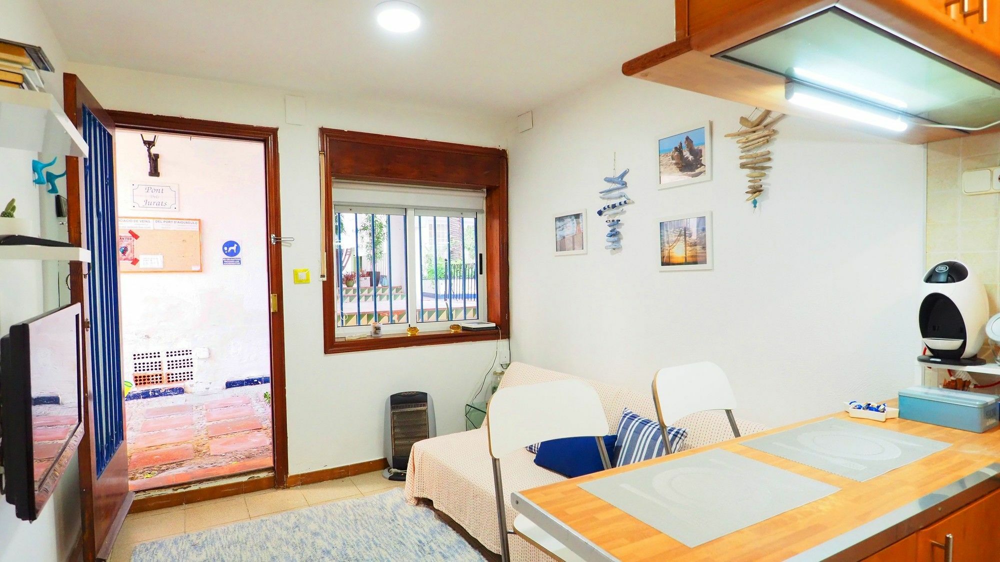 Calafat Apartment By Hello Apartments ซีเจส ภายนอก รูปภาพ